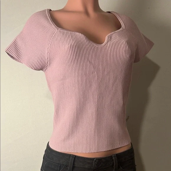 And Now This Women's Cap Sleeves Cropped Top T-Shirt Size Medium NWT - Picture 4 of 9